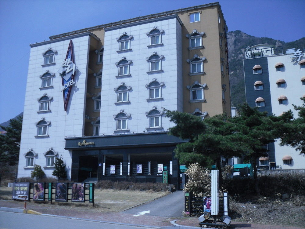 דאג'און Bali Motel מראה חיצוני תמונה